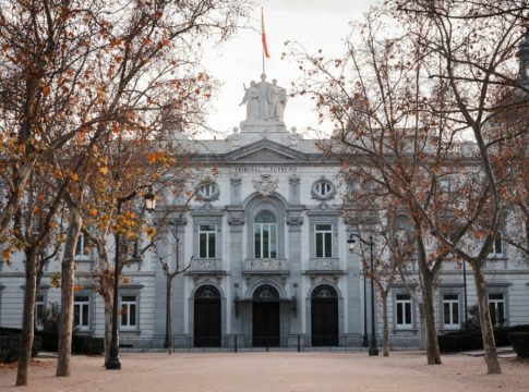 Ισπανία: Προφυλακίστηκαν πρώην υπουργός και σύμβουλός του, κατηγορούμενοι για σκάνδαλο διαφθοράς