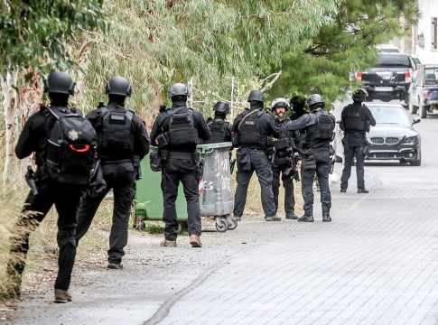 Βορίζια: Έρευνες σε τρία σπίτια στο Ρέθυμνο για τους καταζητούμενους – Μία σύλληψη για οπλοκατοχή