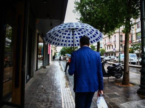 Καιρός: Πτώση θερμοκρασίας σε όλη τη χώρα την Παρασκευή – Πού θα σημειωθούν βροχές και καταιγίδες