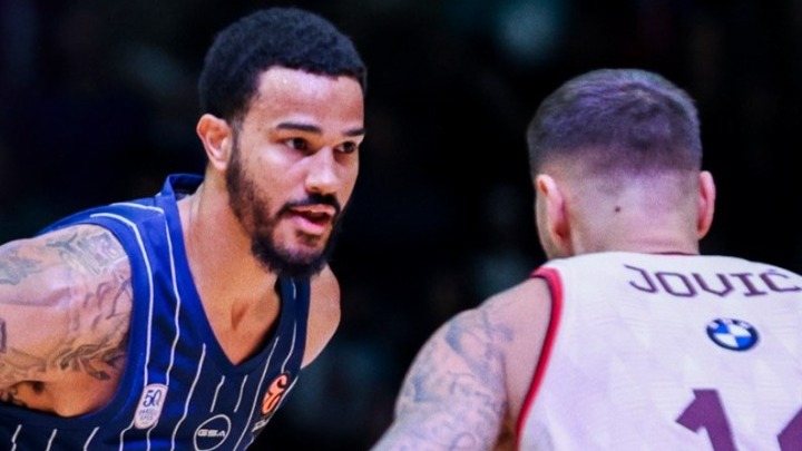 Εφές – Μπάγερν 74-72: Ο Κορντινιέ έπαιξε και για τον Λάρκιν, ο Ντίνγουιντι έχασε σουτ για τη νίκη