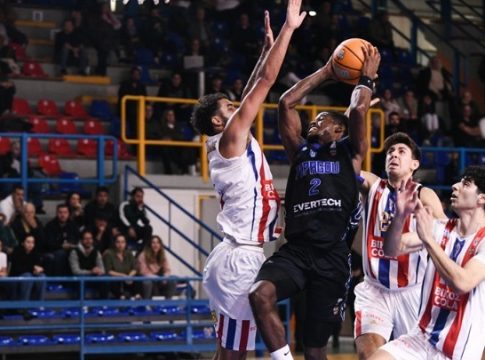 Δόξα Λευκάδας (77-68) και Πρωτέας Βούλας (69-80) παρέμειναν στην πρώτη θέση