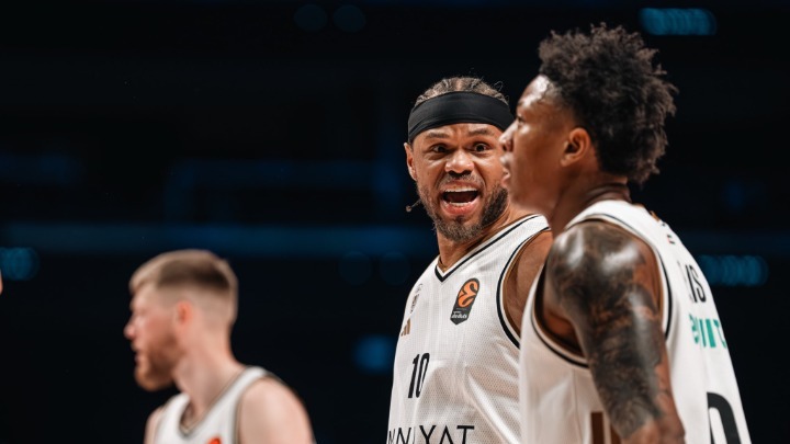 Επιστροφή στις νίκες για την Ντουμπάι με φοβερό Πετρούσεφ (90-89)