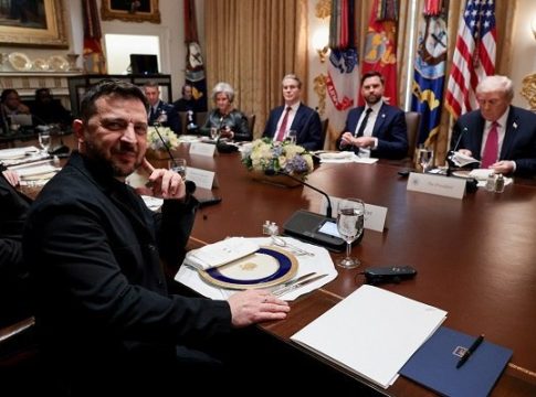 Διαπραγματεύσεις στη Γενεύη επί του σχεδίου Τραμπ για την Ουκρανία – Η «δύσκολη επιλογή» του Ζελένσκι, τι ζητά η Ευρώπη