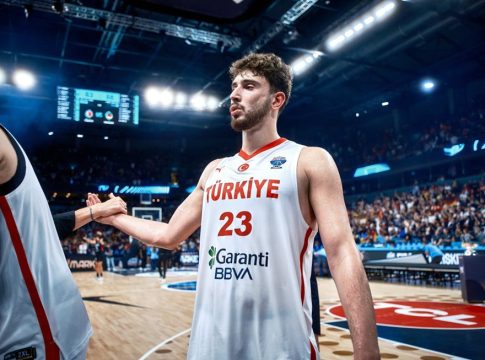 Σενγκούν για Αταμάν: «Με βοήθησε να αποκτήσω αυτοπεποίθηση και να βρω το σουτ μου»