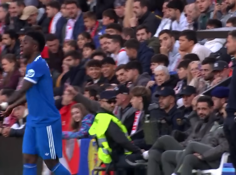 Δεν σταματά την… γκρίνια ο Βινίσιους – Τα έβαλε με προπονητή, συμπαίκτη και οπαδό της… Ράγιο (vid)