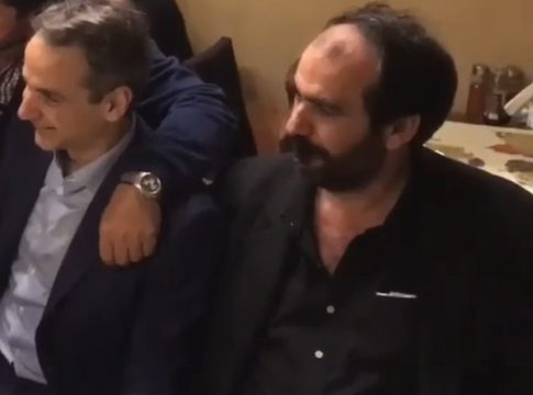 Να σπάσει την «ομερτά» απειλεί τώρα ο «Φραπές» – Μπρος γκρεμός και πίσω ρέμα για την κυβέρνηση Μητσοτάκη με τον «κουμπάρο»