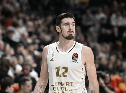 Σαν το παλιό καλό κρασί: Ο Ντε Κολό αποδεικνύει ότι η… τέχνη δεν ξεχνιέται (vids)