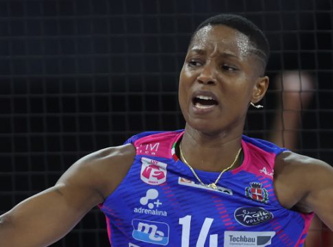 Το εντυπωσιακό βίντεο της παρουσίασης της Κένια Καρκάθες στον Ολυμπιακό