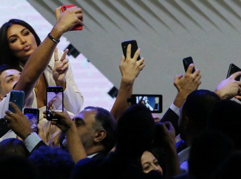 Η Κιμ Καρντάσιαν αποκαλύπτει τον λόγο για τον οποίο άλλαξε το όνομά της πριν από 18 χρόνια