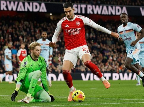 Συνεχίζει ακάθεκτη η Άρσεναλ (2-0) – Πέρασε από το «AMEX» η Άστον Βίλα (3-4)