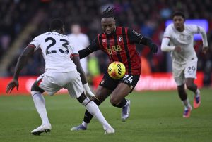 «Μάχη» στο Μάντσεστερ για Σεμένιο – Ποια ομάδα «κλειδώνει» τον παίκτη