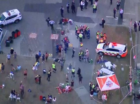 Αυστραλία: Σοκαριστικά βίντεο από το μακελειό στην παραλία Μπόνταϊ – Για «τρομοκρατική επίθεση» μιλά η αστυνομία