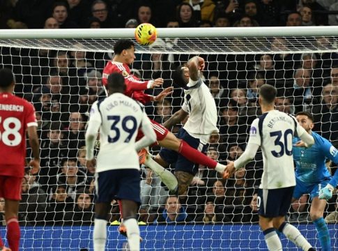 Tότεναμ – Λίβερπουλ 1-2: Οι φορ «καθάρισαν» για τους «κόκκινους» που πέρασαν από το Λονδίνο