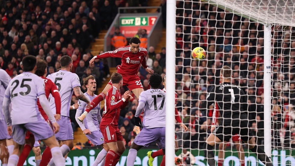 «Καθάρισε» ο Εκιτικέ για τη Λίβερπουλ, στην επιστροφή του Σαλάχ (2-0) – Επιτέλους νίκη για την Τσέλσι (2-0)