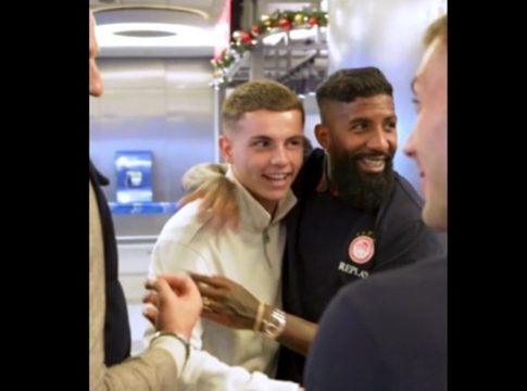 Ολυμπιακός: Η αποθέωση του «Golden Boy» Μουζακίτη από τους συμπαίκτες του (vid)