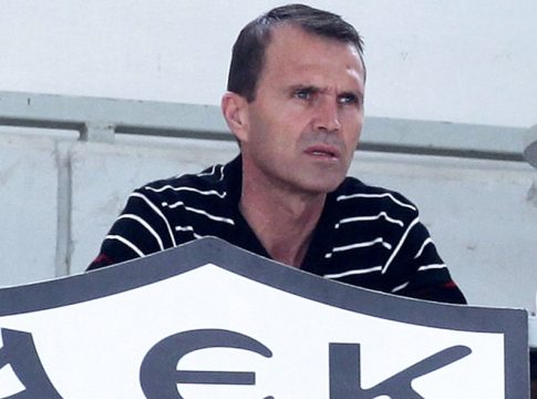 Ο Σαβέφσκι συναντά τον κόσμο της ΑΕΚ πριν το ματς με τον Ατρόμητο (pic)