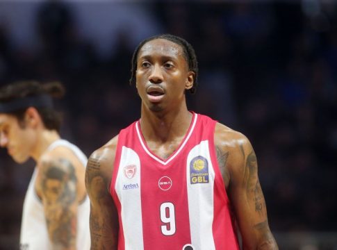 Επίσημο: Τέλος από τον Ολυμπιακό ο Σέιμπεν Λι