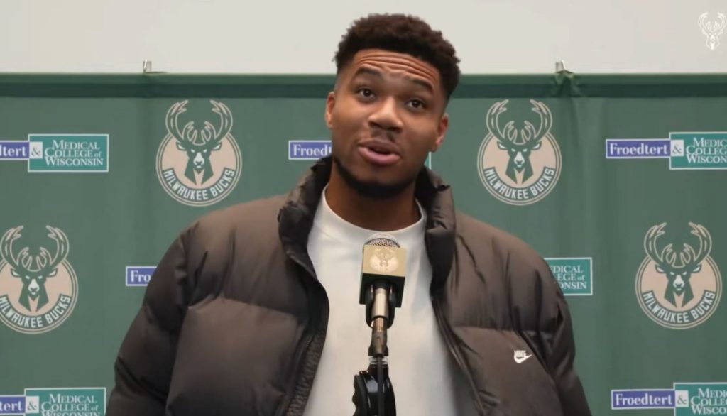 Απίθανη ατάκα Αντετοκούνμπο για τα σενάρια για το μέλλον του (vid)