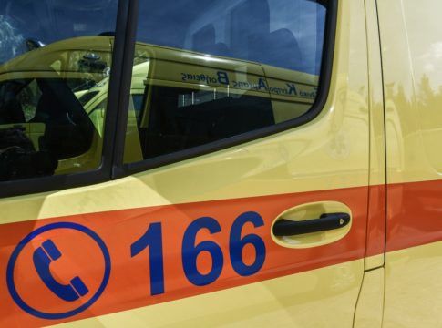 Δεκατετράχρονη παρασύρθηκε από αυτοκίνητο ενώ έλεγε τα κάλαντα