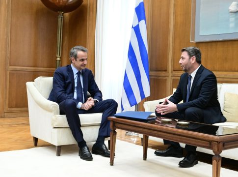 Καμία συνεννόηση πίσω από κλειστές πόρτες για τις Ανεξάρτητες Αρχές απαντά το ΠΑΣΟΚ σε κυβερνητική διαρροή