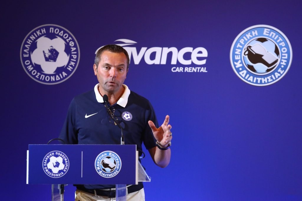 Ο λόγος που ο Λανουά δεν μπορεί να φέρει διαιτητές από όλα -σχεδόν- τα μεγάλα πρωταθλήματα