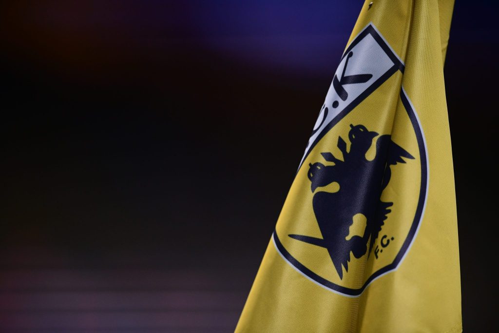 Δέκα πρώην παίκτες της ΑΕΚ ζητούν απαγόρευση μεταγραφών στον σύλλογο