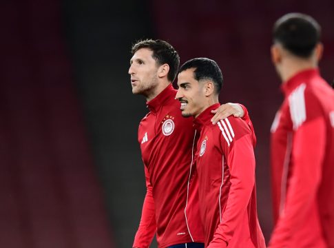 Ο Ρέτσος σε ρόλο… δασκάλου μαθαίνει ελληνικά στον Τσικίνιο και το αποτέλεσμα είναι απολαυστικό (vid)