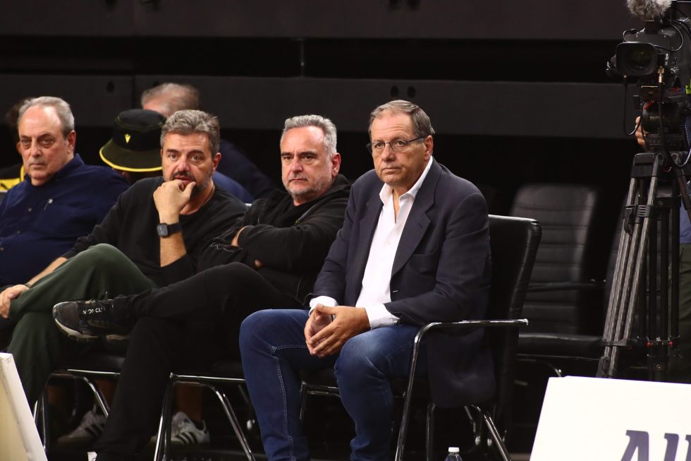 Πένθος στην ΑΕΚ: Πέθανε η μητέρα του Μάκη Αγγελόπουλου – Συλλυπητήρια από ΠΑΕ και Ηλιόπουλο (pics)