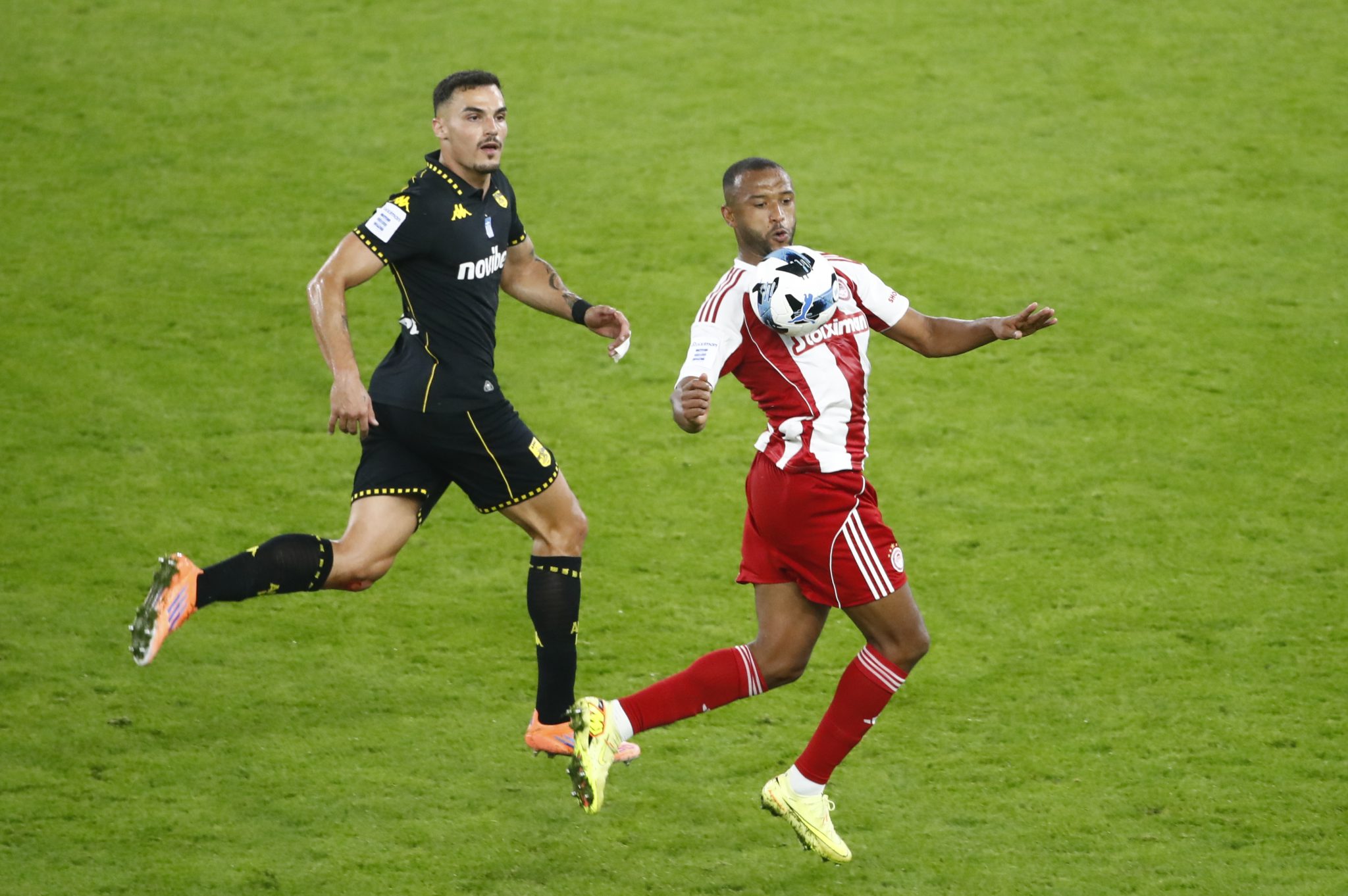 «Διπλό» για να παραμείνει μόνος πρώτος θέλει στο «Κλ. Βικελίδης» ο Ολυμπιακός