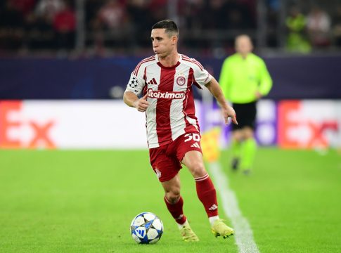 «Φαβορί ο Ολυμπιακός κόντρα στην Καϊράτ – Θέλει λίγη προσοχή ο πλαστικός χλοοτάπητας»