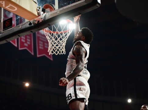 Ολυμπιακός: Ο Ταϊρίκ Τζόουνς και η μπάλα στο «ζωγραφιστό»