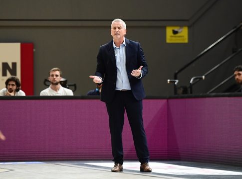 Ξέσπασε ο Ζούρος για την ήττα από τον Παναθηναϊκός: «Απόλυτη ξεφτίλα»