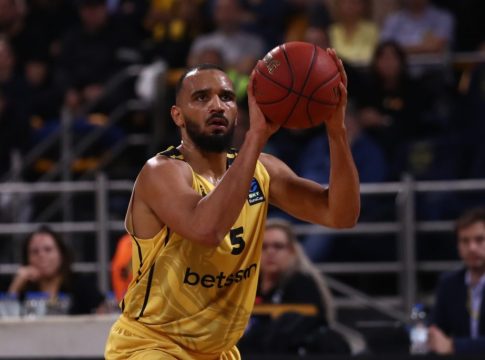 Οι ευχές του Άρη Betsson: «Υγεία, ζεστασιά και όμορφες στιγμές με τους ανθρώπους που αγαπάτε»