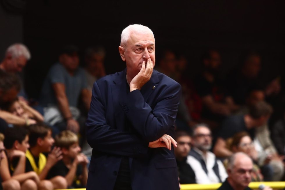 Σάκοτα ενόψει Παναθηναϊκού: «Με στενοχωρεί που δεν έχουμε όλους τους παίκτες διαθέσιμους – Θα δώσουμε τα πάντα»