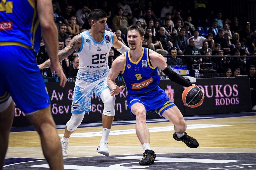 Βαν Τούμπεργκεν: «Μία από τις καλύτερες ομάδες της Euroleague ο Ολυμπιακός»