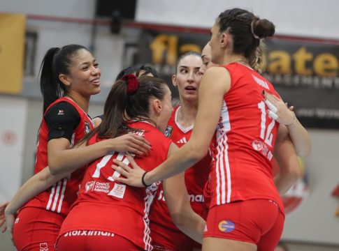 Α.Ο. Θήρας – Ολυμπιακός 2-3: Πήραν το θρίλερ στη Σαντορίνη οι ερυθρόλευκες