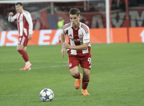 Και Golden Boy και… Μπέμπης: «Στον Πειραιά η Μάντσεστερ Γ. για τον Μουζακίτη»