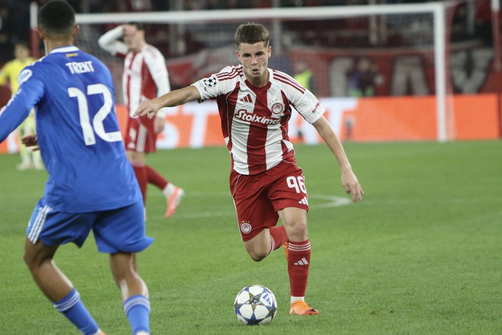 Ολυμπιακός για βράβευση Μουζακίτη: «Έφτασε η στιγμή αυτή!» (vid)