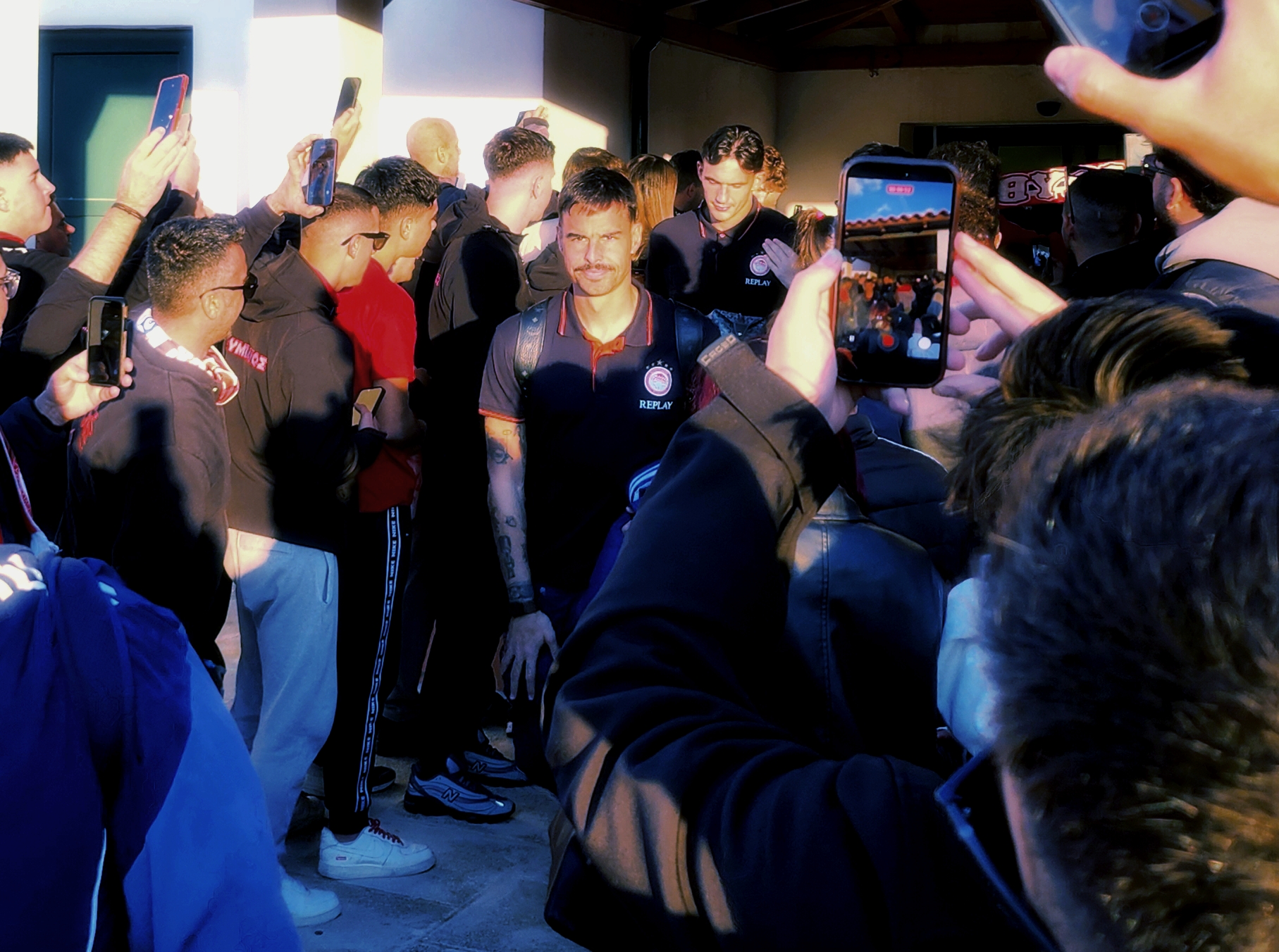 Αποθέωση στη Σύρο για τον Ολυμπιακό (pics)