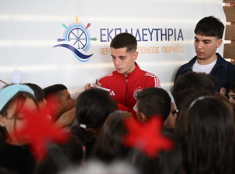 Στα Εκπαιδευτήρια Μητρόπολης Πειραιά ο Χρήστος Μουζακίτης (vids)