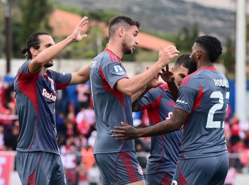 Ελλάς Σύρου – Ολυμπιακός 2-5: Χόρευε ο Γιαζίτζι, πεντάρα στη Σύρο οι «ερυθρόλευκοι»