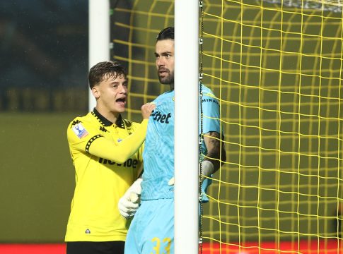 Έπιασε το πέναλτι του Ντεσπόντοφ ο Αθανασιάδης (vid)