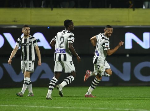 Το ψαλιδάκι του Γιακουμάκη που έστειλε την ΑΕΚ στην 4άδα και άφησε εκτός τον Άρη στο 90+6′ (vid)