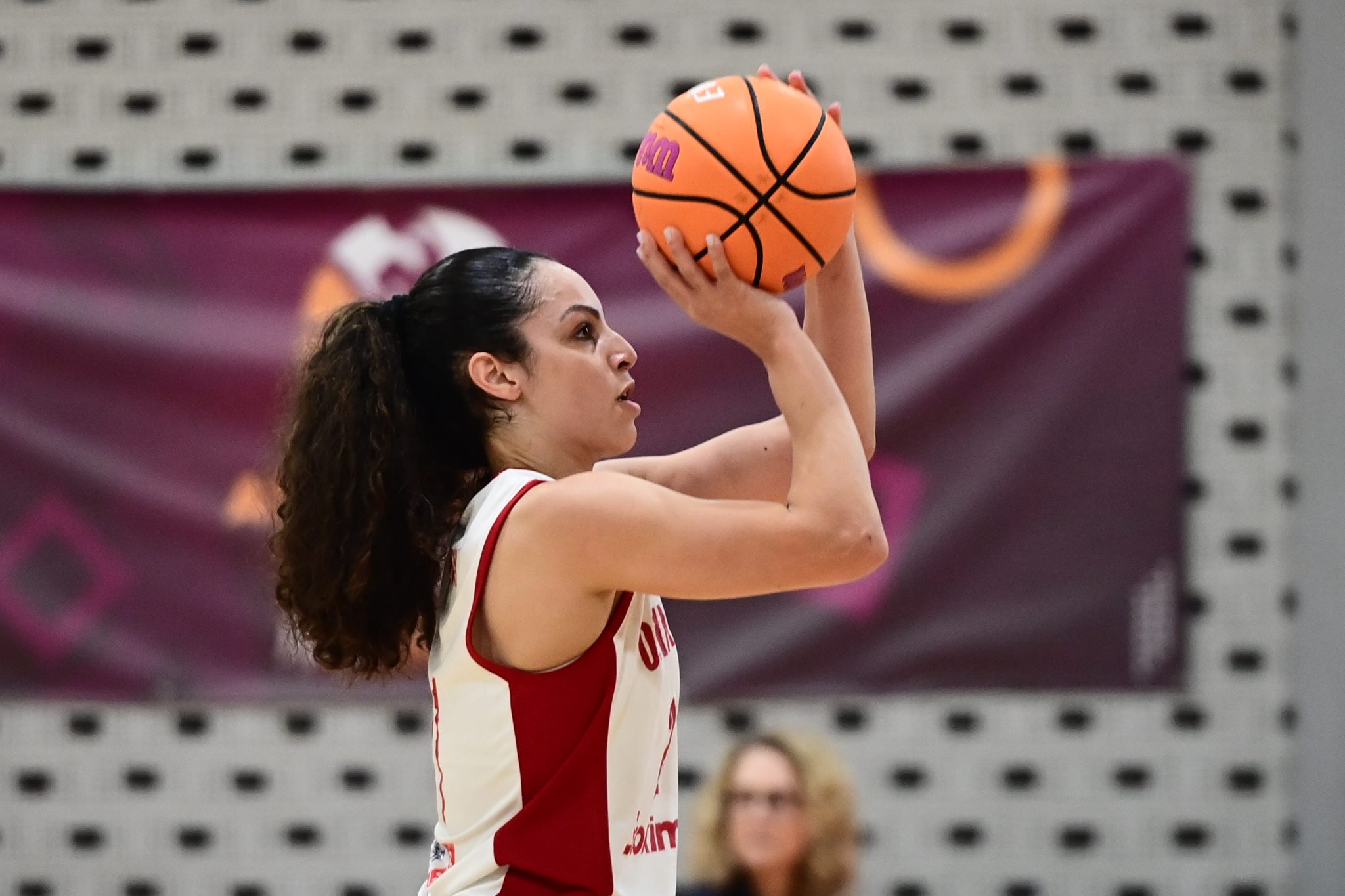 Ολυμπιακός – Πανσερραϊκός 78-66: Νίκη για τις ερυθρόλευκες με σούπερ Χριστινάκη