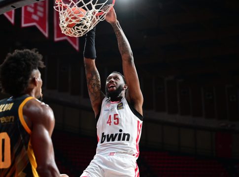 Ολυμπιακός – ΑΕΚ 100-93: Έκαναν τα εύκολα… δύσκολα, αλλά νίκησαν οι «ερυθρόλευκοι»