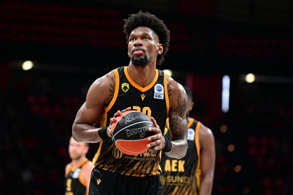 Η Euroleague… βλέπει τον Σίλβα – Οι τρεις ομάδες που ενδιαφέρονται για τον σέντερ της ΑΕΚ