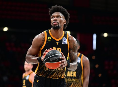 Η Euroleague… βλέπει τον Σίλβα – Οι τρεις ομάδες που ενδιαφέρονται για τον σέντερ της ΑΕΚ