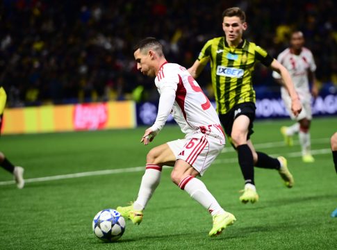 Μουζακίτης: Football genius