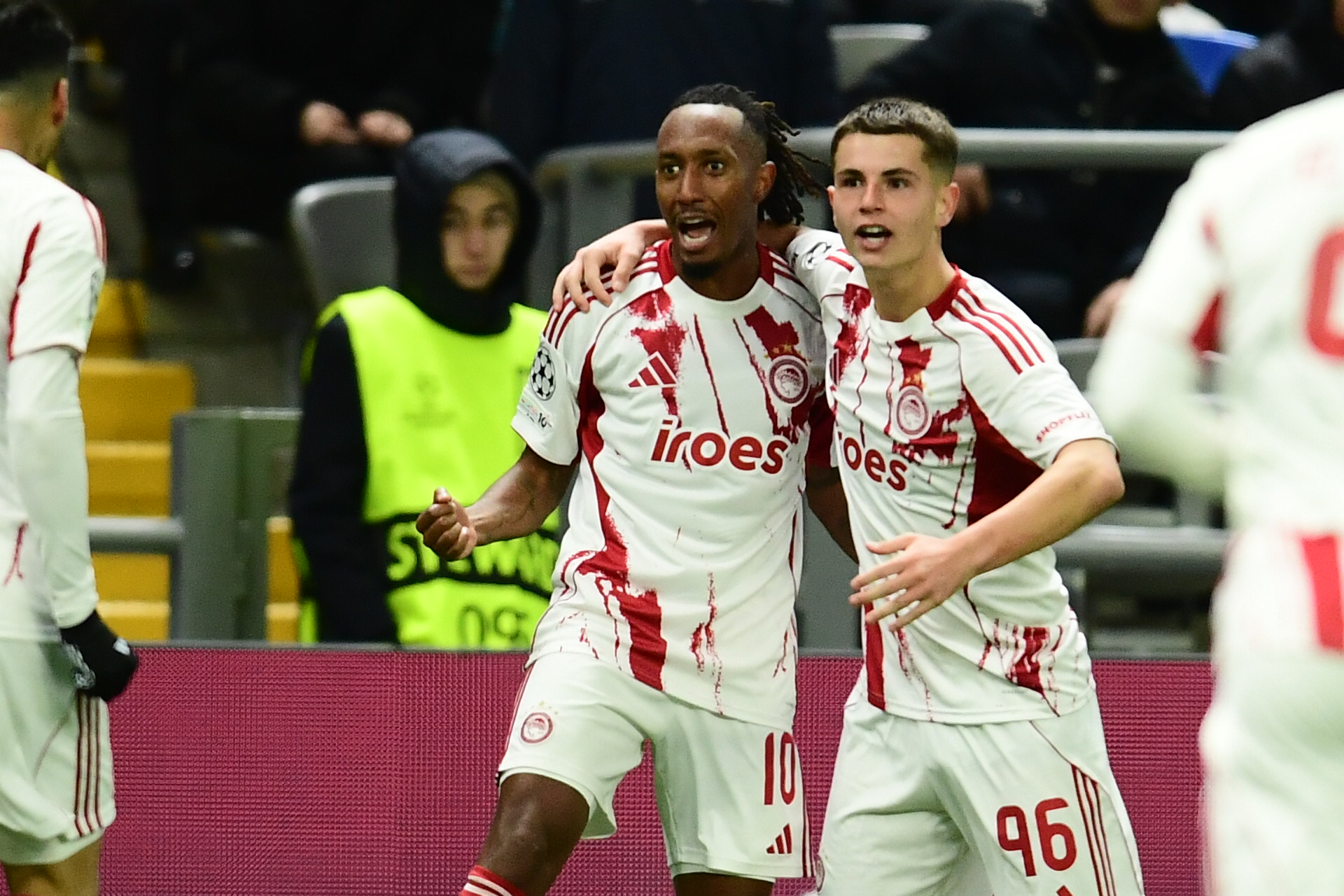 Η γκολάρα του Ζέλσον που έδωσε τη νίκη στον Ολυμπιακό (vid)