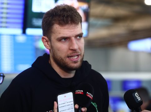 Βεζένκοφ για Μόρις: «Είναι επιλογή του προπονητή – Θα μας βοηθήσει και θα τον βοηθήσουμε»